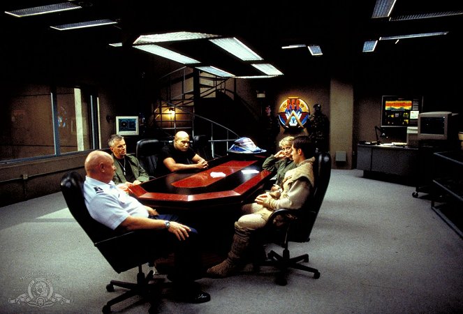 Hvězdná brána - Série 4 - Absolutní moc - Z filmu - Richard Dean Anderson, Christopher Judge, Amanda Tapping