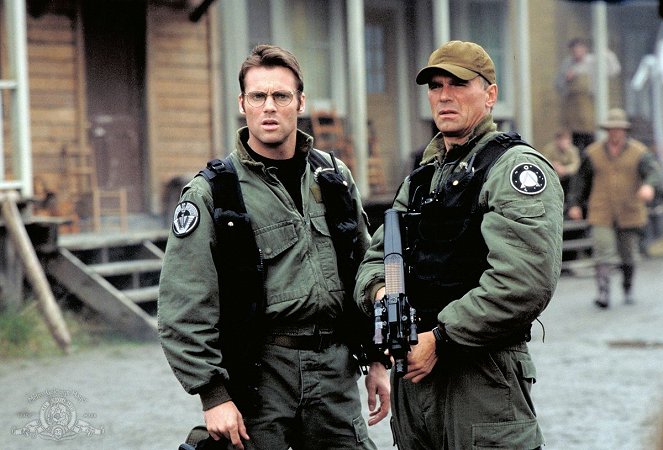 Stargate SG-1 - Season 5 - Beast of Burden - Photos - Michael Shanks, Richard Dean Anderson