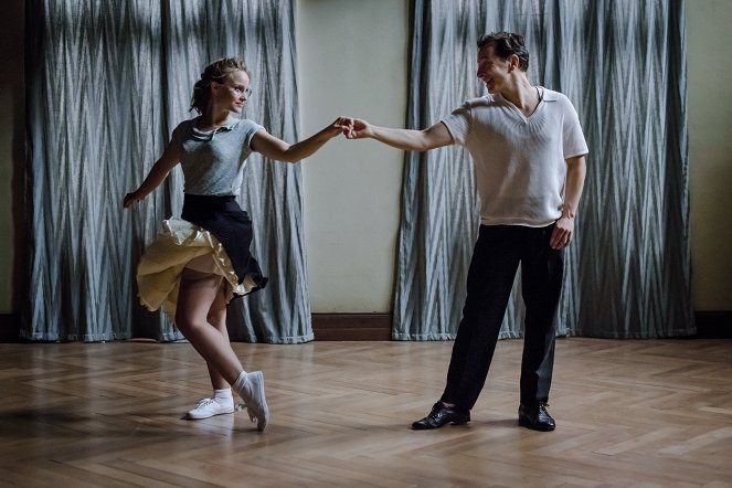 Tančírna na hlavní třídě ’56 - Schatten der Vergangenheit? - Z filmu - Sonja Gerhardt, Trystan Pütter