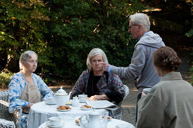 The Lady Vanishes - Making of - Gemma Jones, Stephanie Cole