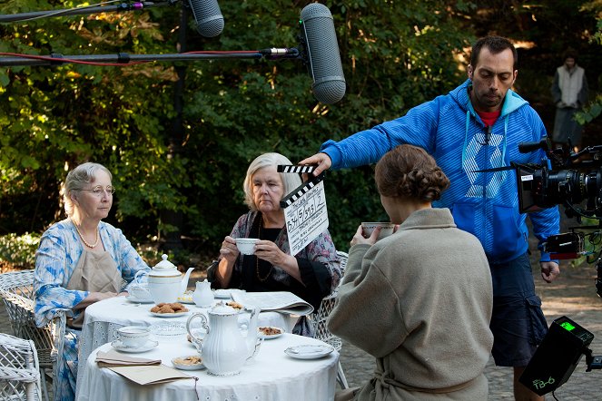 The Lady Vanishes - Tournage - Gemma Jones, Stephanie Cole