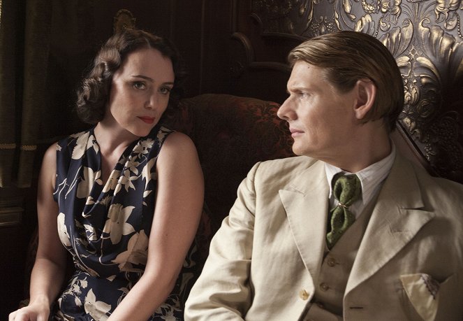 The Lady Vanishes - Promokuvat - Keeley Hawes, Julian Rhind-Tutt