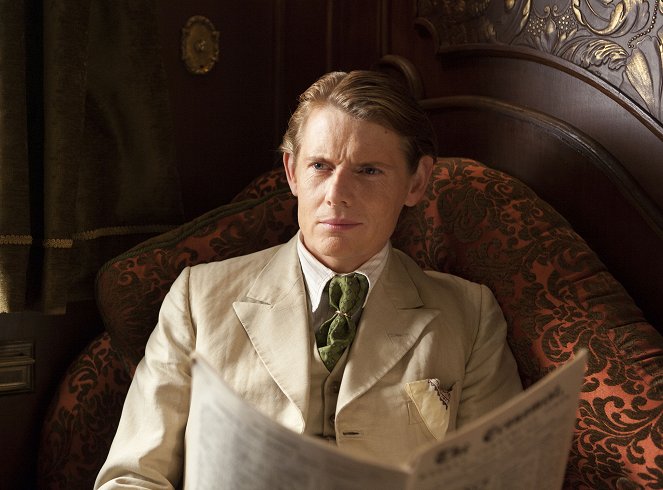 The Lady Vanishes - Promokuvat - Julian Rhind-Tutt