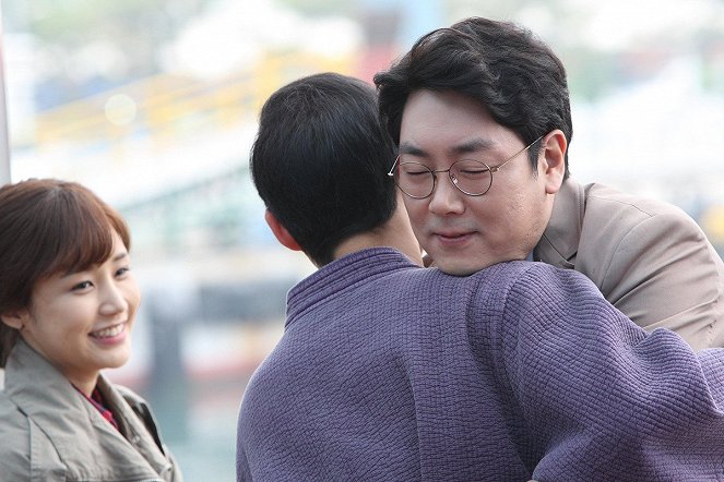 Oolineun hyeongjeibnida - De la película - Jin-yi Yoon, Jin-woong Cho
