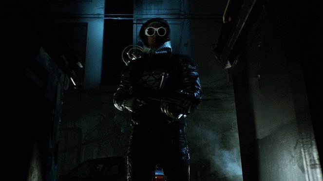 Gotham - Season 2 - Mr. Freeze - Photos - Nathan Darrow