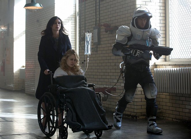 Gotham - A Dead Man Feels No Cold - Kuvat elokuvasta - Morena Baccarin, Kristen Hager, Nathan Darrow