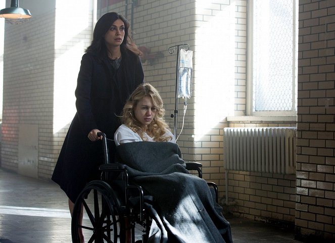 Gotham - A halott nem érzi a hideget - Filmfotók - Morena Baccarin, Kristen Hager