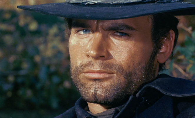 Django Sees Red - Photos - Terence Hill