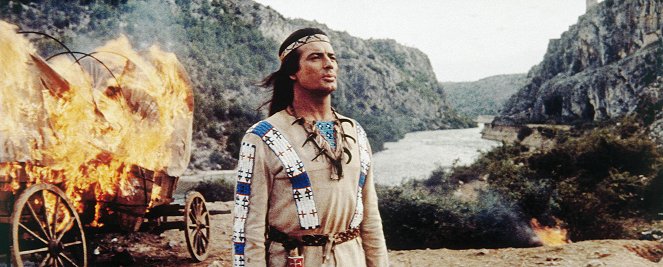 El asalto de los apaches - De la película - Pierre Brice
