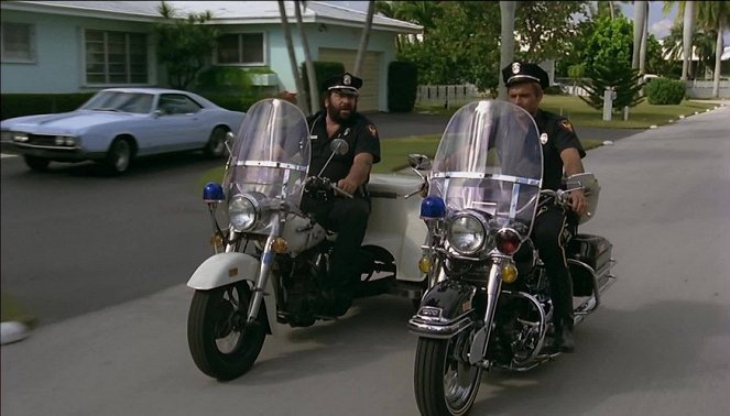 I due superpiedi quasi piatti - Van film - Bud Spencer, Terence Hill