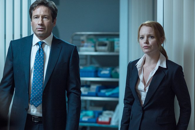 The X-Files - Season 10 - Babylon - Photos - David Duchovny, Lauren Ambrose