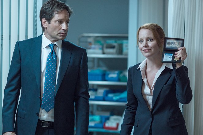 The X-Files - Season 10 - Photos - David Duchovny, Lauren Ambrose