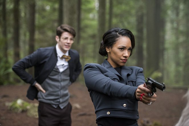 The Flash - Escape from Earth-2 - Photos - Grant Gustin, Candice Patton