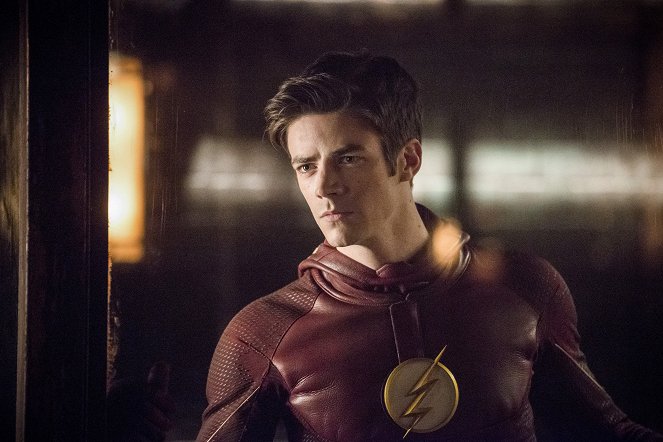 The Flash - Escape from Earth-2 - Photos - Grant Gustin
