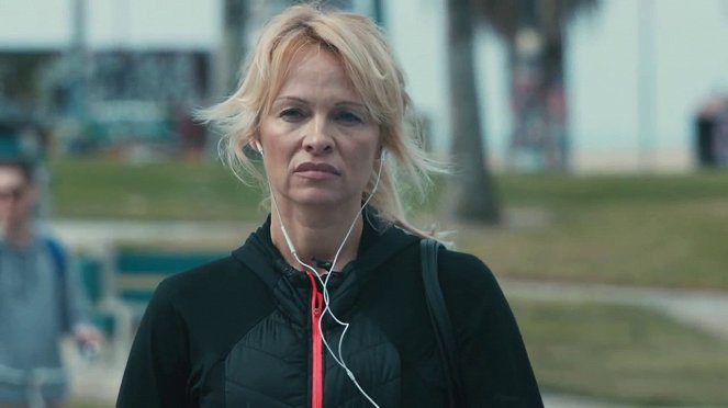 Connected - De la película - Pamela Anderson