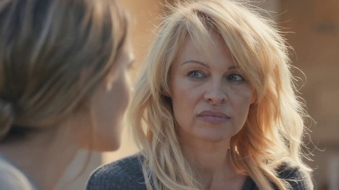 Connected - Do filme - Pamela Anderson