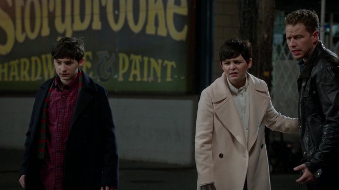 Once Upon a Time - The Dark Swan - Photos - Jared Gilmore, Ginnifer Goodwin, Josh Dallas