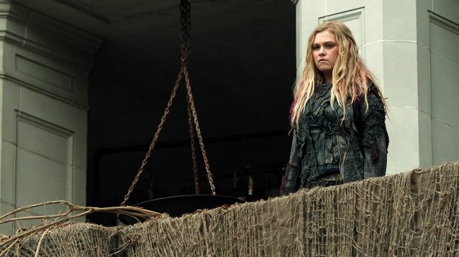 The 100 - Ye Who Enter Here - Van film - Eliza Taylor