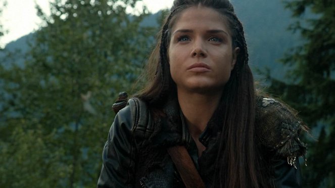 Prvních 100 - Ye Who Enter Here - Z filmu - Marie Avgeropoulos