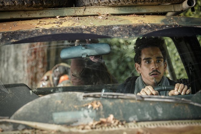 Ash vs. Evil Dead - Season 1 - Fire in the Hole - Photos - Ray Santiago