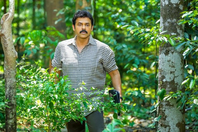 Drushyam - Do filme - Venkatesh Daggubati