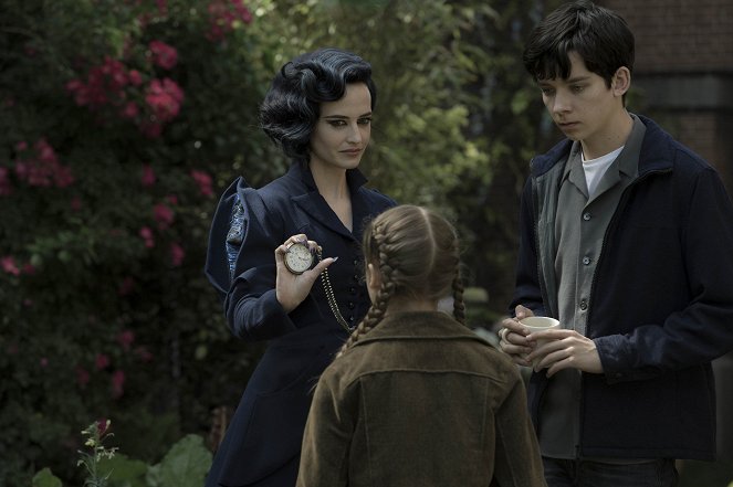Miss Peregrine et les enfants particuliers - Film - Eva Green, Asa Butterfield