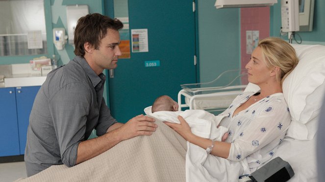 Offspring - Season 4 - The Bond Between Sisters - Photos - Matthew Le Nevez, Asher Keddie