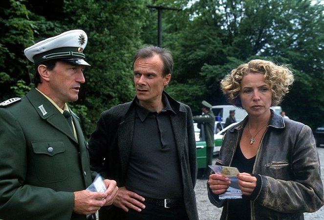 Polizeiruf 110 - Season 30 - Gelobtes Land - De la película - Johann Schuler, Edgar Selge, Michaela May