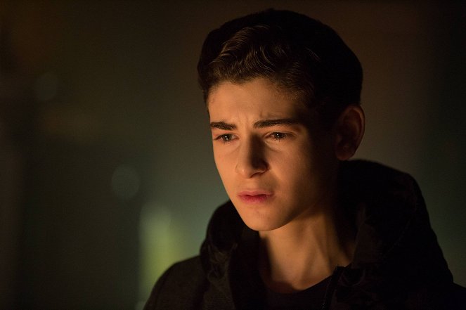 Gotham - The Ball of Mud and Meanness - Photos - David Mazouz