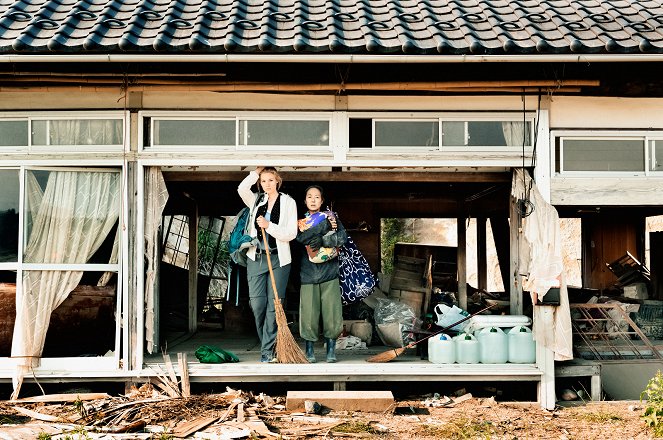 Grüße aus Fukushima - Werbefoto - Rosalie Thomass, Kaori Momoi