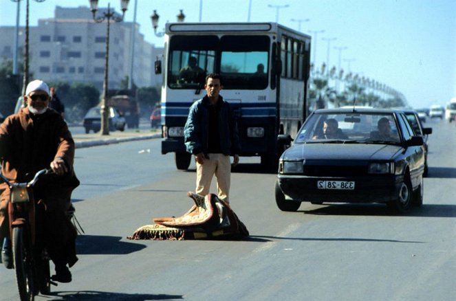 Al malaika la tuhaliq fi al-dar albayda - Van film