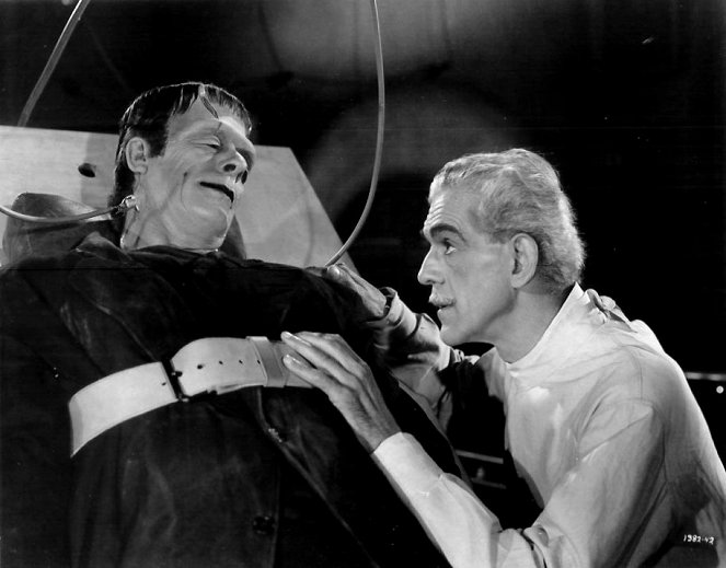 House of Frankenstein - Photos - Glenn Strange, Boris Karloff