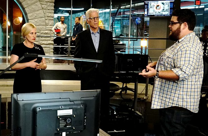 CSI: Cyber - Season 2 - Red Crone - Kuvat elokuvasta - Patricia Arquette, Ted Danson, Charley Koontz