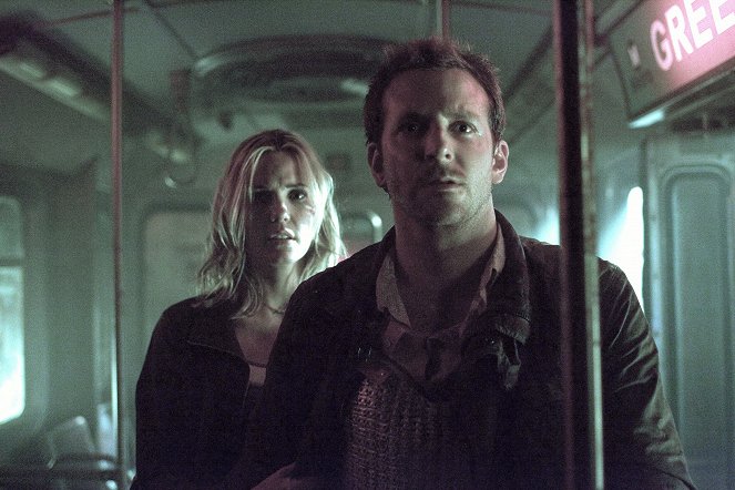 Půlnoční vlak - Z filmu - Leslie Bibb, Bradley Cooper