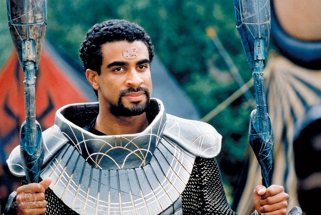 Stargate SG-1 - Season 5 - The Warrior - Van film - Obi Ndefo