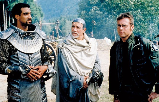 Stargate SG-1 - The Warrior - De la película - Obi Ndefo, Tony Amendola, Michael Shanks
