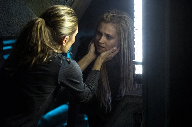 The 100 - Hakeldama - Photos - Eliza Taylor