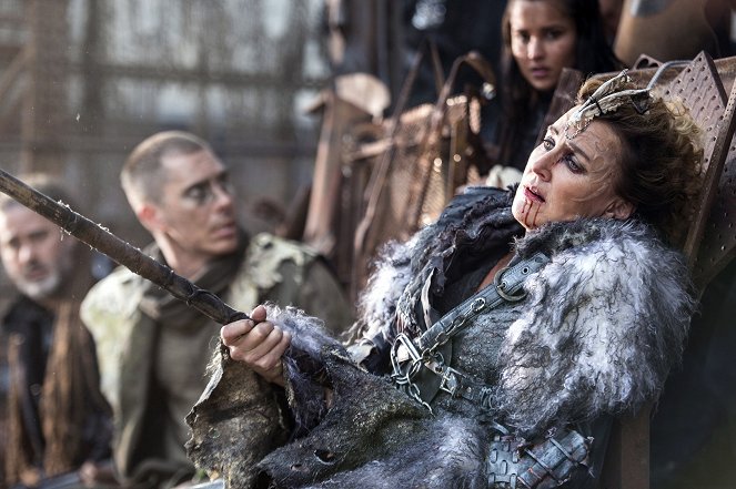The 100 - Watch the Thrones - Kuvat elokuvasta - Brenda Strong