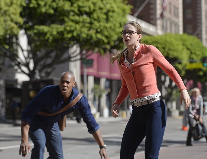 Supergirl - Human for a Day - Van film - Mehcad Brooks, Melissa Benoist