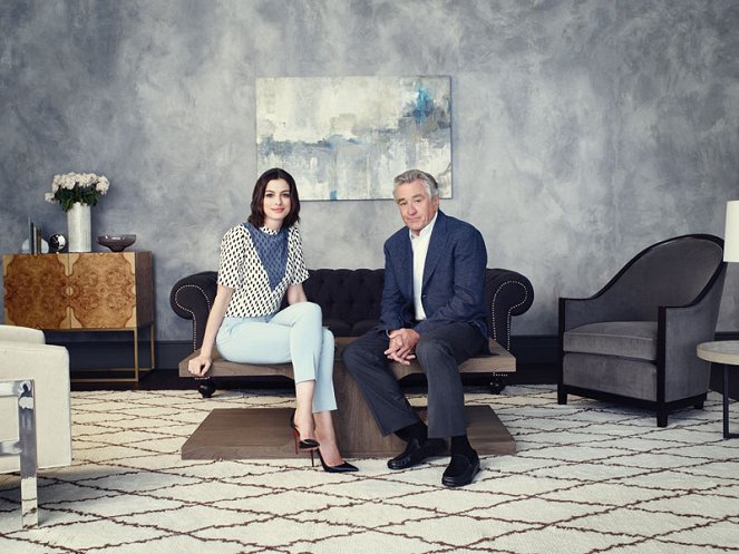 A kezdő - Promóció fotók - Anne Hathaway, Robert De Niro