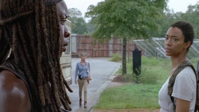 The Walking Dead - Ainda não é amanhã - Do filme - Danai Gurira, Sonequa Martin-Green