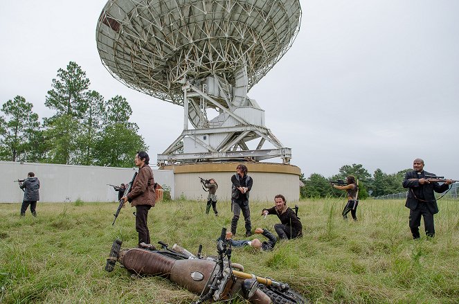 The Walking Dead - Season 6 - Az éj leple - Filmfotók - Steven Yeun, Andrew Lincoln, Seth Gilliam