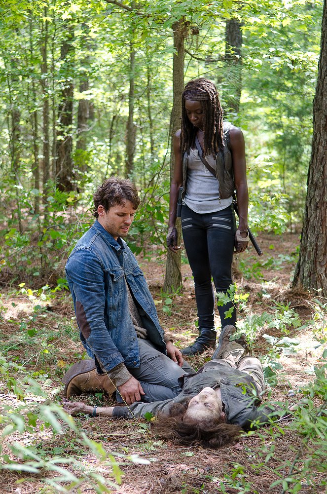 The Walking Dead - Season 6 - The Next World - Photos - Austin Nichols, Danai Gurira