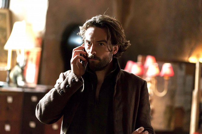 Sleepy Hollow - This Red Lady from Caribee - Photos - Tom Mison