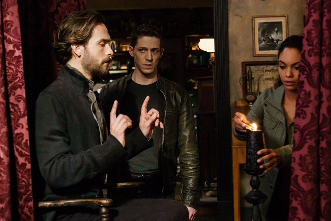 Sleepy Hollow - Incident at Stone Manor - Photos - Tom Mison, Zach Appelman, Lyndie Greenwood