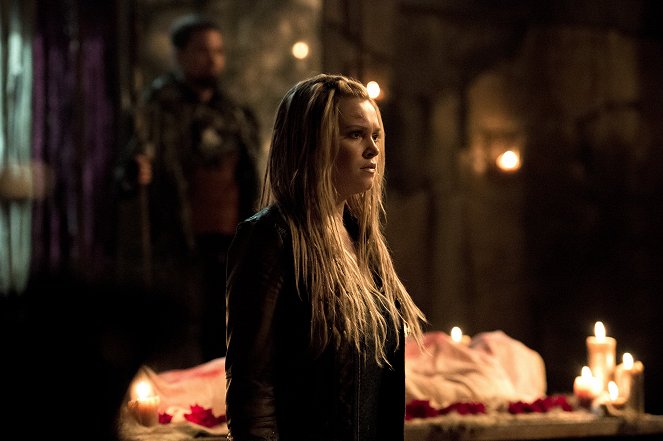 The 100 - Stealing Fire - Photos - Eliza Taylor