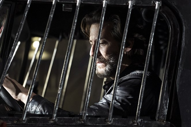 The 100 - Season 3 - Terms and Conditions - Photos - Henry Ian Cusick