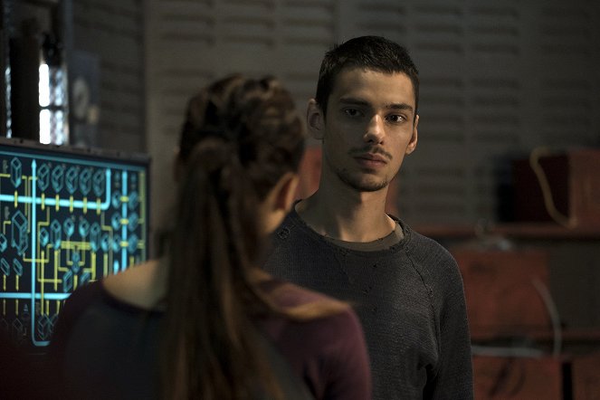 The 100 - Terms and Conditions - Kuvat elokuvasta - Devon Bostick