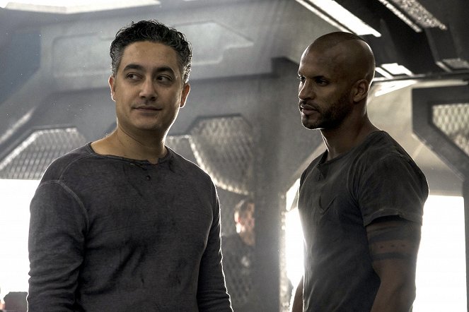 The 100 - Terms and Conditions - Photos - Alessandro Juliani, Ricky Whittle