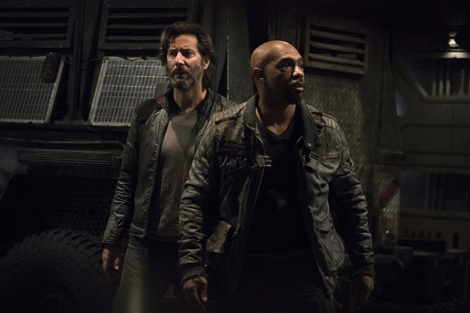 The 100 - Terms and Conditions - Photos - Henry Ian Cusick, Michael Beach